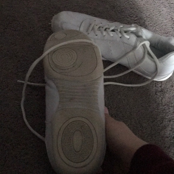 cheerleading shoes - Picture 3 of 4